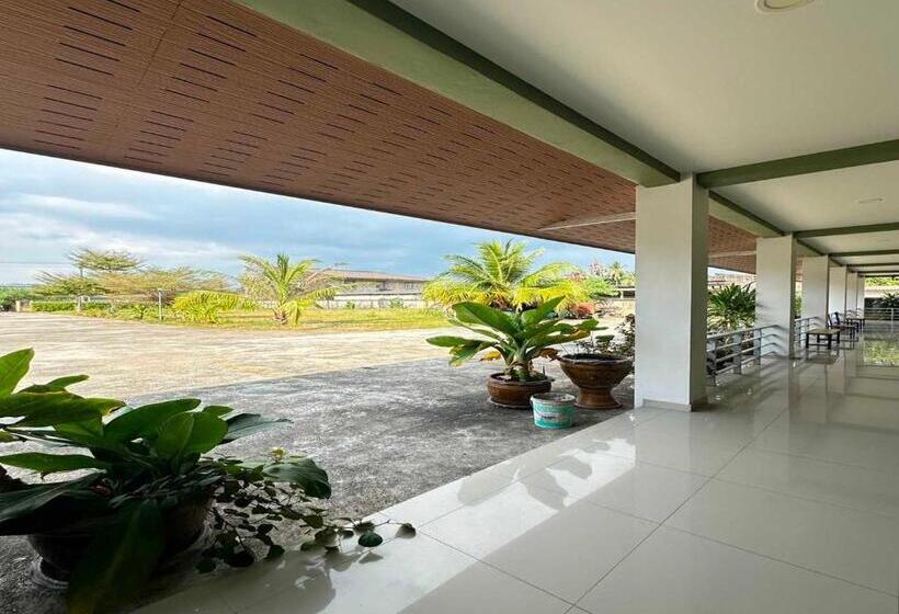 Отель Oyo 75467 Baan Siripornchai2