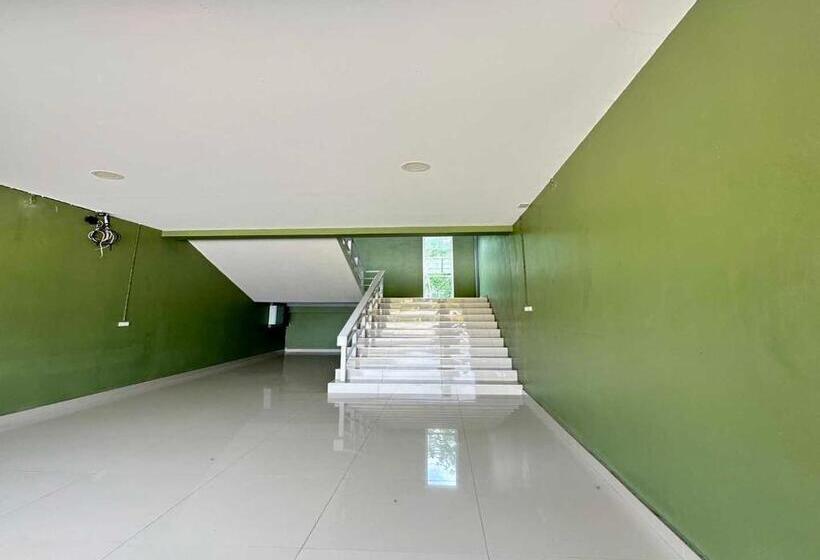 Отель Oyo 75467 Baan Siripornchai2