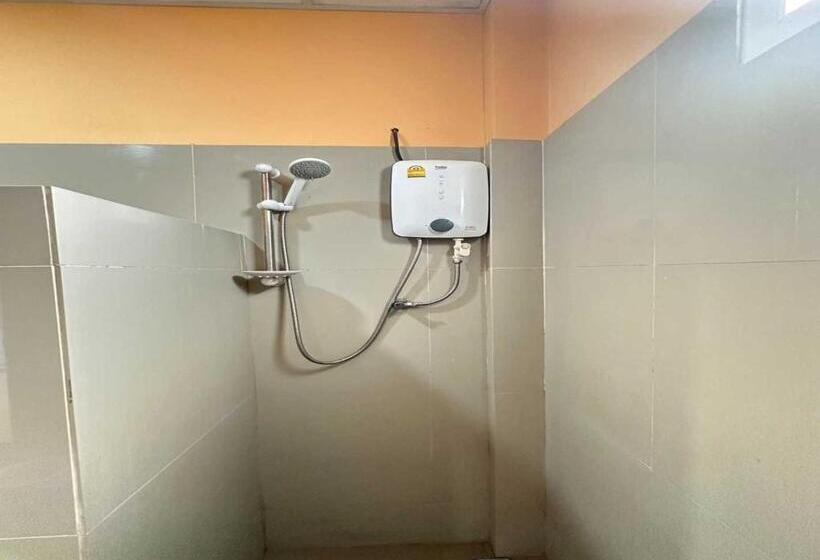 Отель Oyo 75467 Baan Siripornchai2