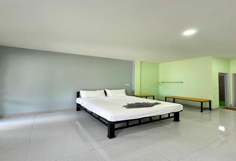 Отель Oyo 75467 Baan Siripornchai2