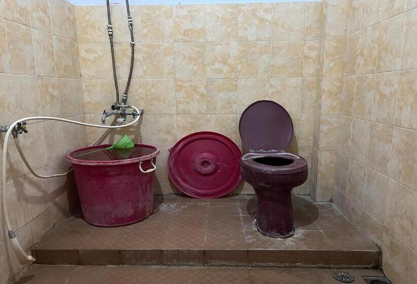 فندق Oyo 93683 Kost Naura