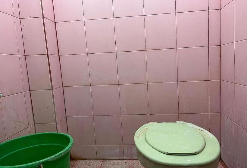 فندق Oyo 93683 Kost Naura