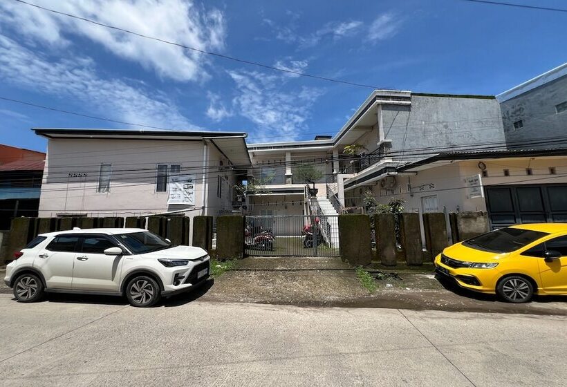 בית מלון כפרי Oyo 93683 Kost Naura