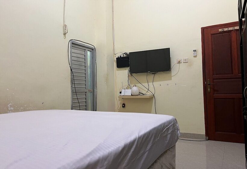 فندق Oyo 93683 Kost Naura