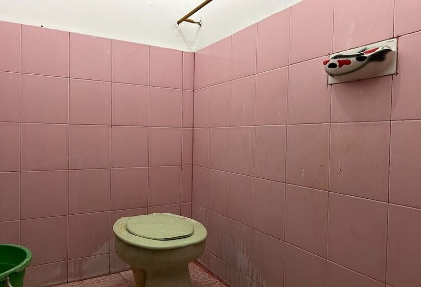 فندق Oyo 93683 Kost Naura