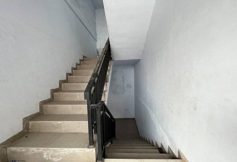 בית מלון כפרי Oyo 93683 Kost Naura