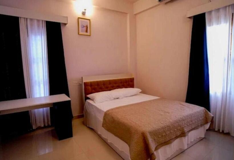 호텔 Oyo Kailath Saf E Stay Tourist Home