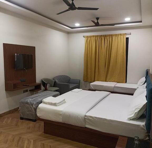Hotel Prakhyat