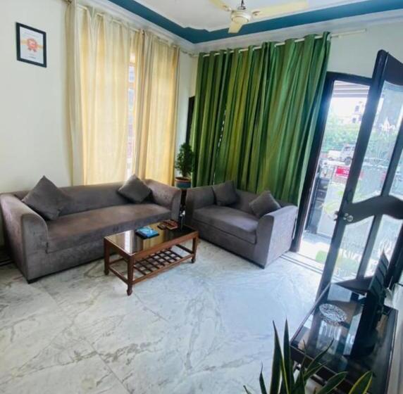 Отель Rs Corporate Suites