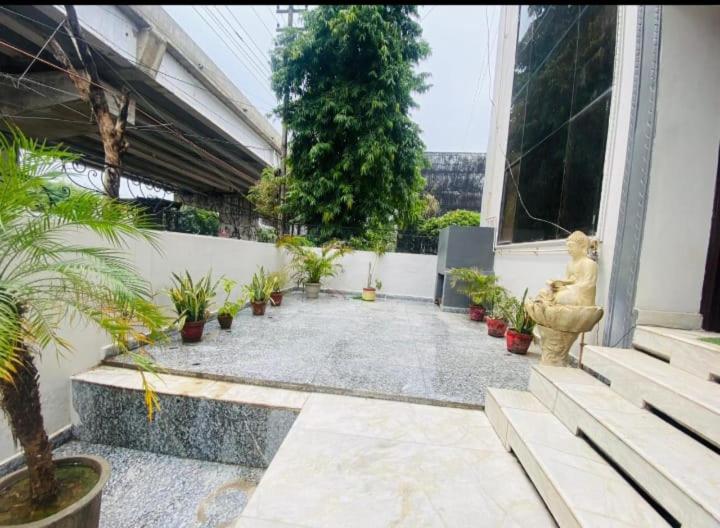 Отель Rs Corporate Suites