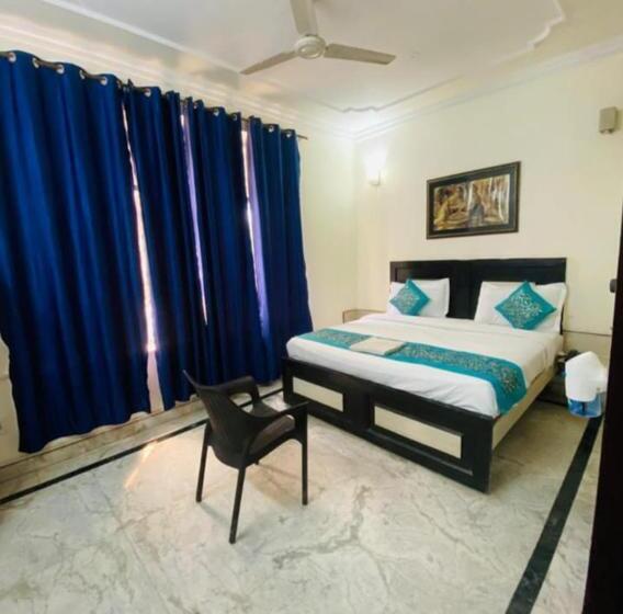 Отель Rs Corporate Suites