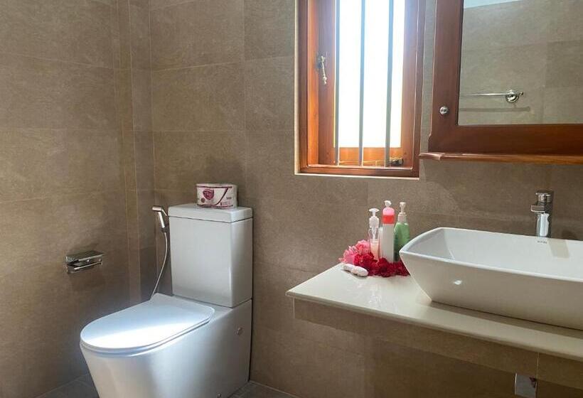 Отель Sandaru Villa