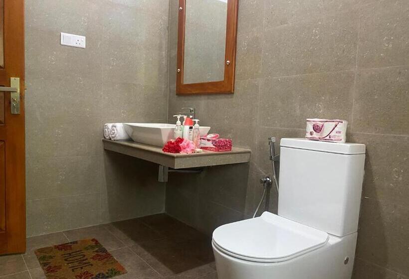 Отель Sandaru Villa