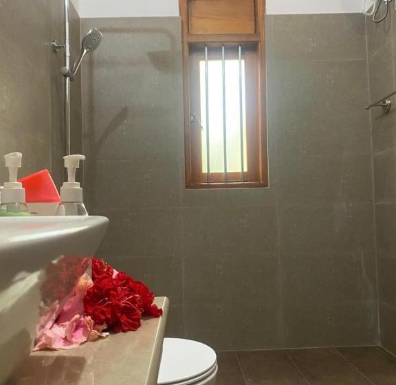 Отель Sandaru Villa