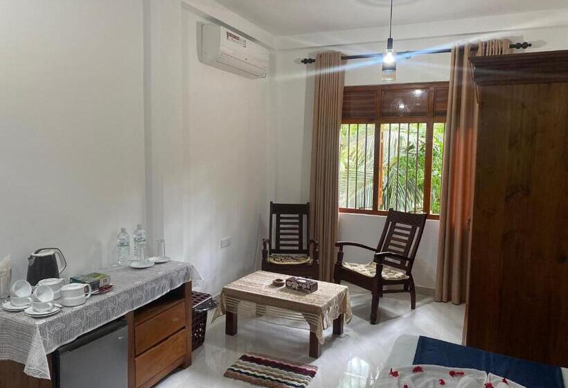 Отель Sandaru Villa