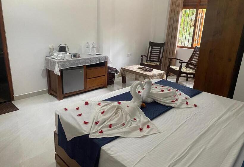 Отель Sandaru Villa