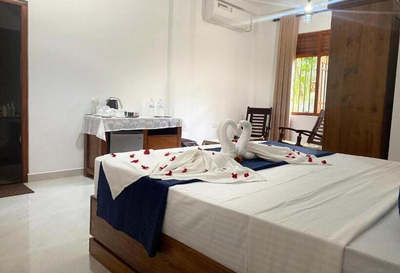 Отель Sandaru Villa