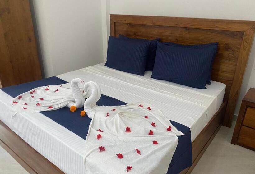 Отель Sandaru Villa