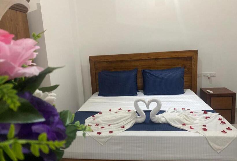 Отель Sandaru Villa