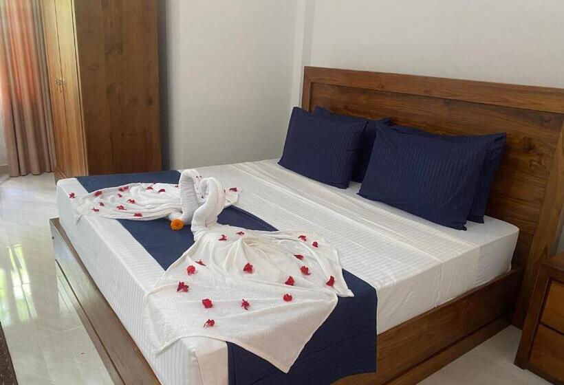 Отель Sandaru Villa