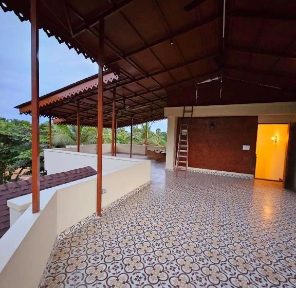 호텔 Savera Seafront