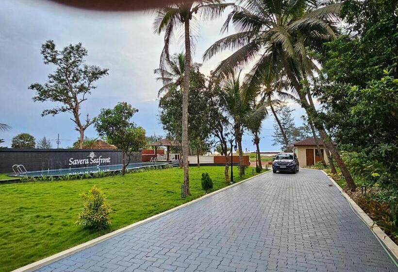 호텔 Savera Seafront