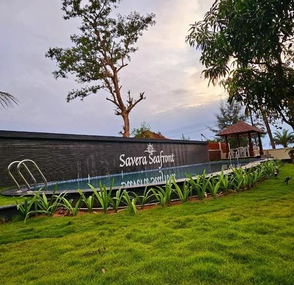 호텔 Savera Seafront