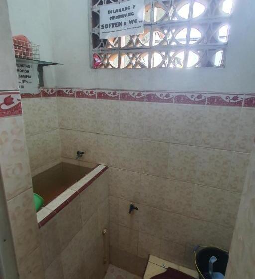 فندق Spot On 93681 Qodri Homestay Syariah