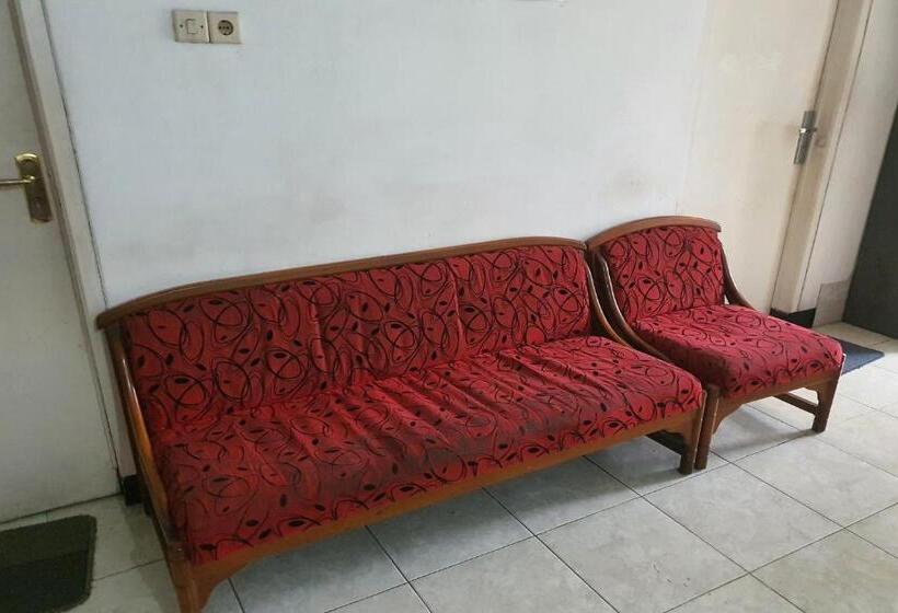 فندق Spot On 93681 Qodri Homestay Syariah