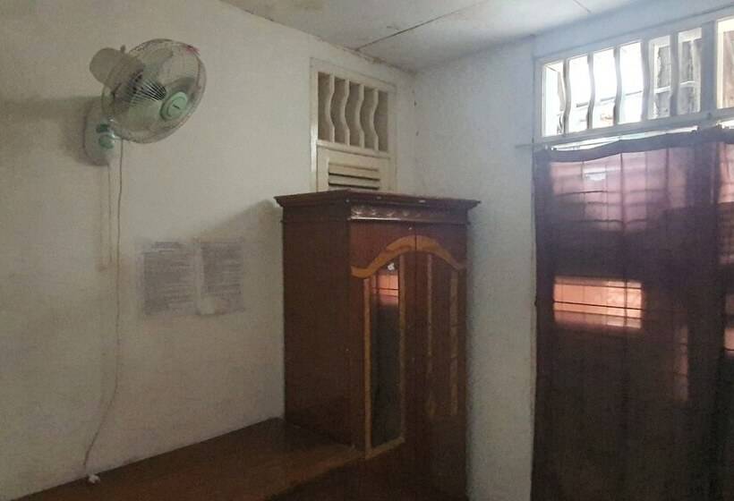 فندق Spot On 93681 Qodri Homestay Syariah