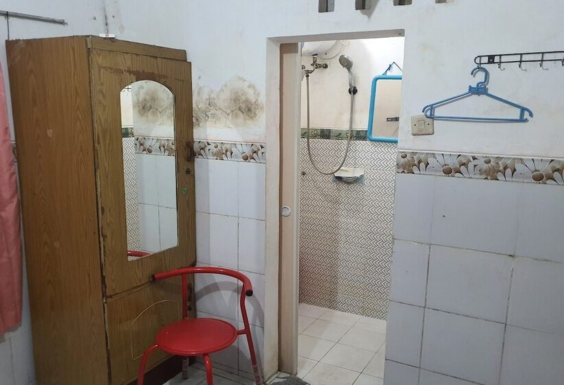 فندق Spot On 93681 Qodri Homestay Syariah