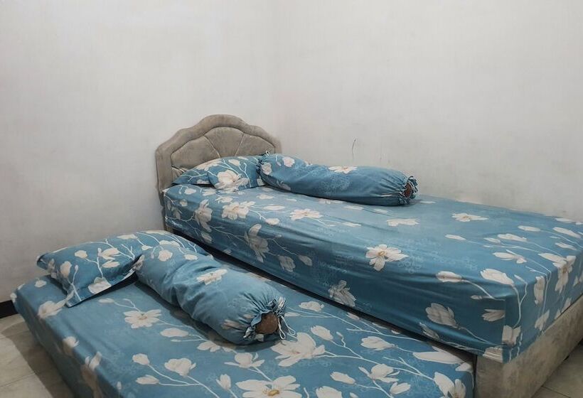 فندق Spot On 93681 Qodri Homestay Syariah