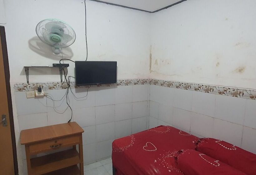 فندق Spot On 93681 Qodri Homestay Syariah