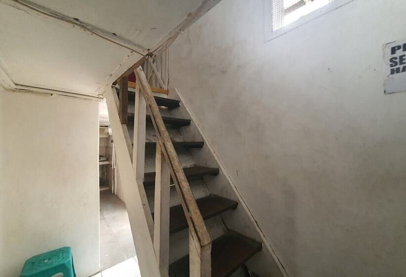 فندق Spot On 93681 Qodri Homestay Syariah