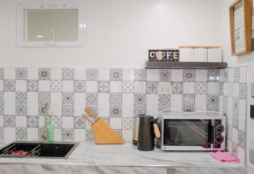 فندق The Farmhouse Pampanga