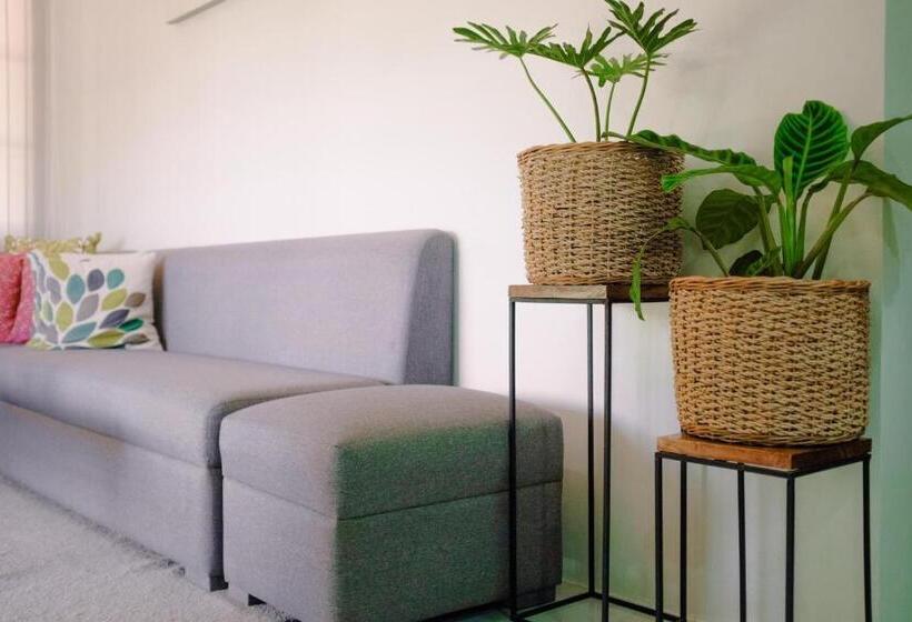 فندق The Farmhouse Pampanga