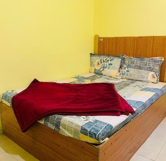 ホテル The Golden White House