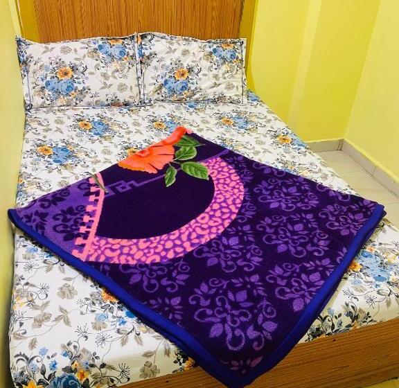 ホテル The Golden White House