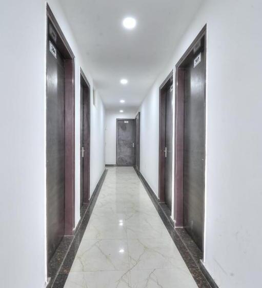 Отель The Noble Suites, Near Spectrum Mall