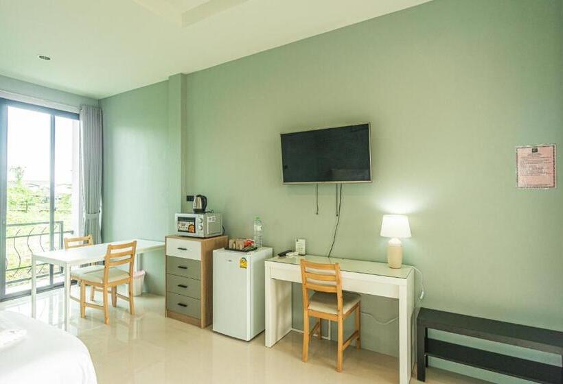 Отель The River Palm Resort