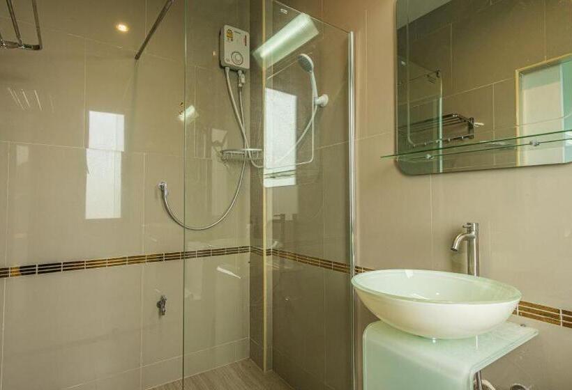 Отель The River Palm Resort