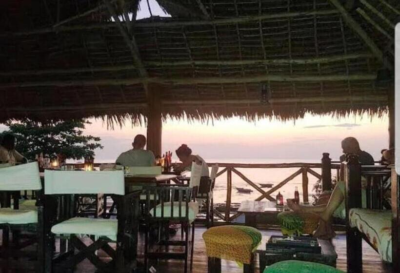 هتل The Rock Ocean View