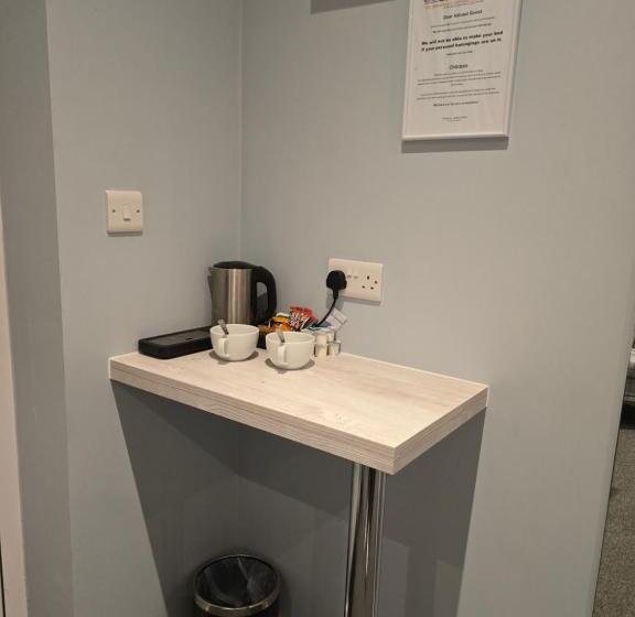 Отель The Woodmans Cottage