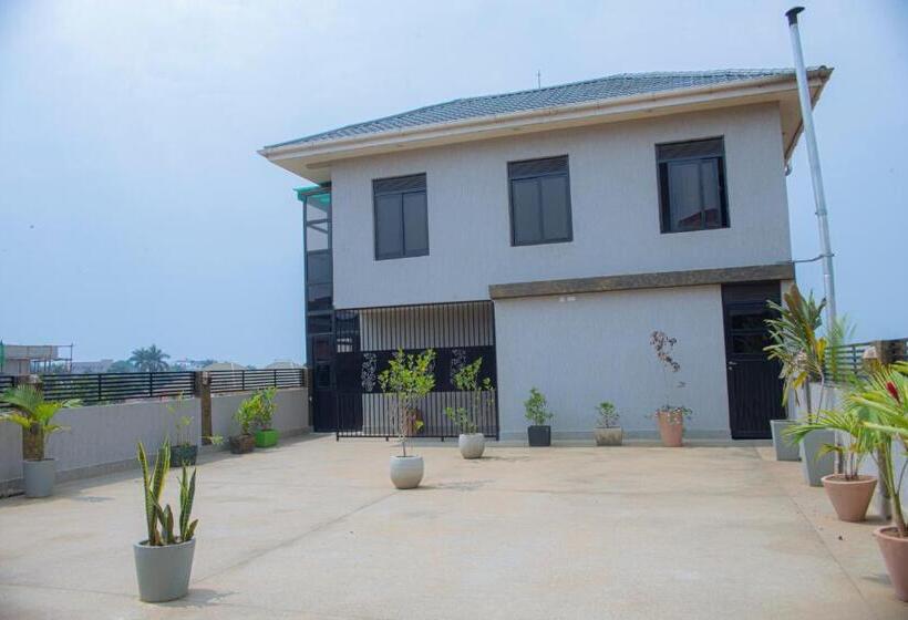 هتل Transit Haven