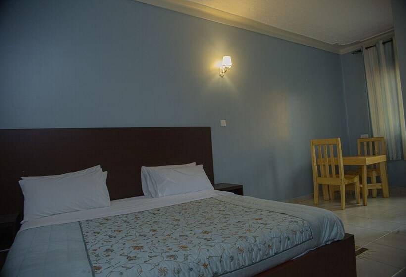 هتل Transit Haven