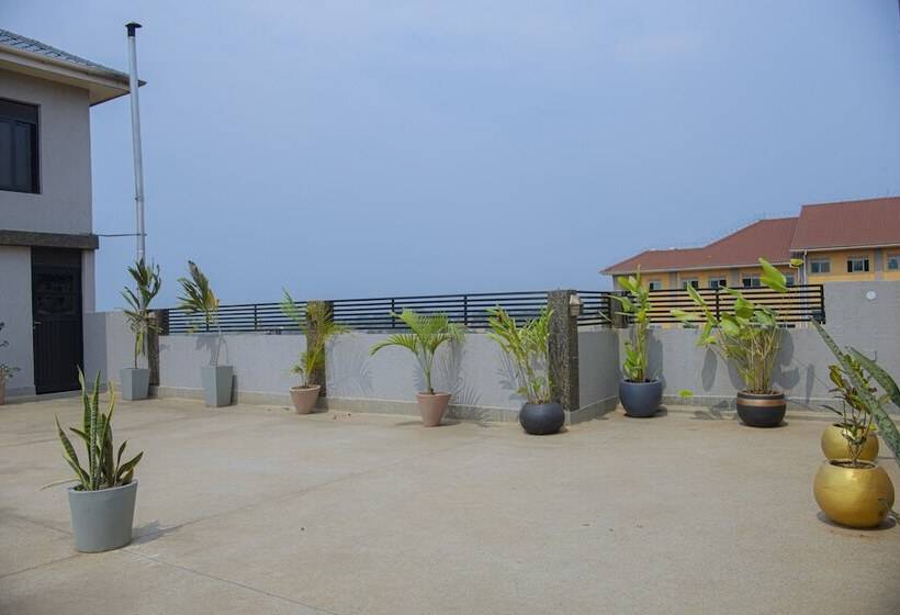 هتل Transit Haven