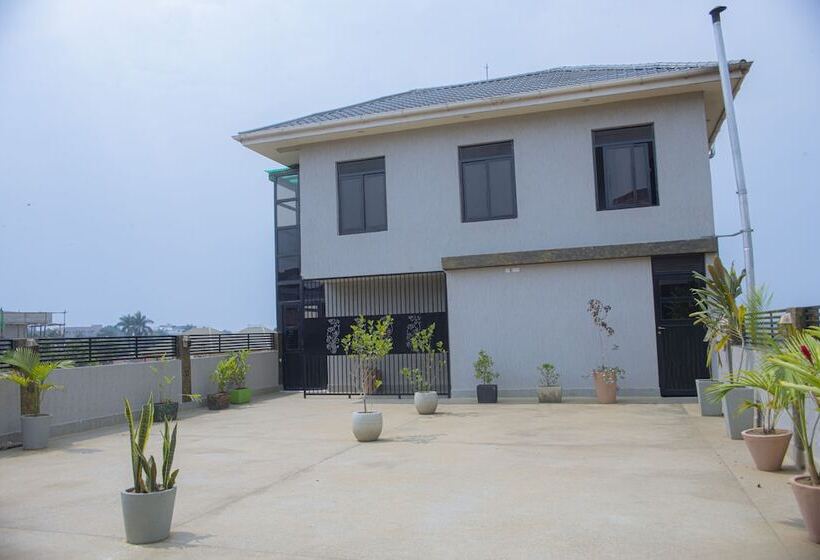 هتل Transit Haven