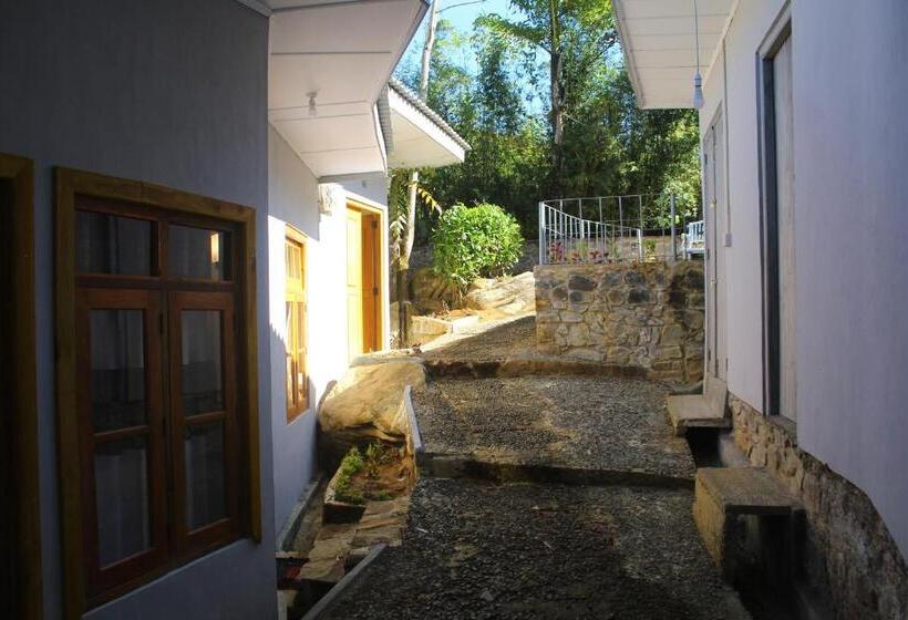 ホテル Triniton Holiday Villas