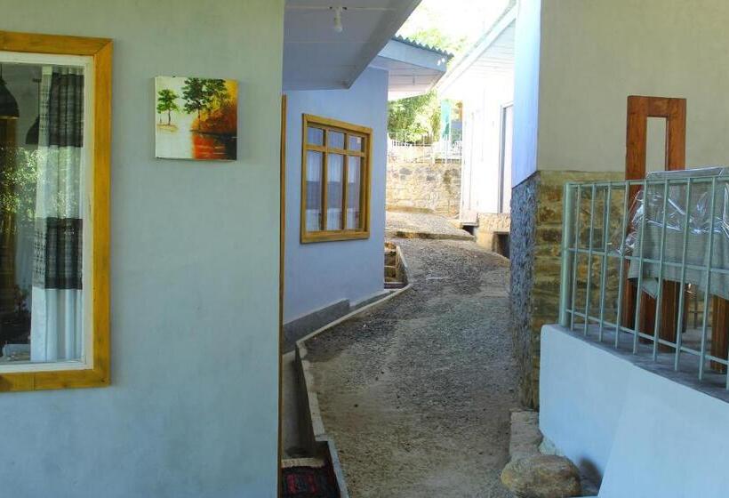 ホテル Triniton Holiday Villas