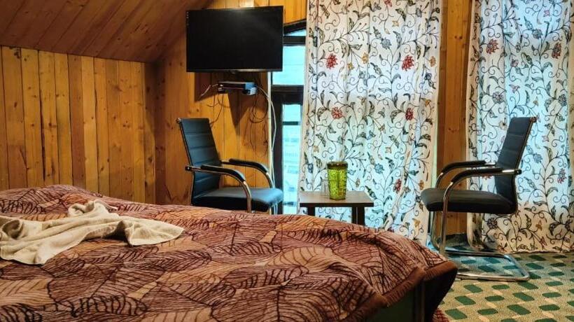 בית מלון כפרי Twinkle Sonmarg